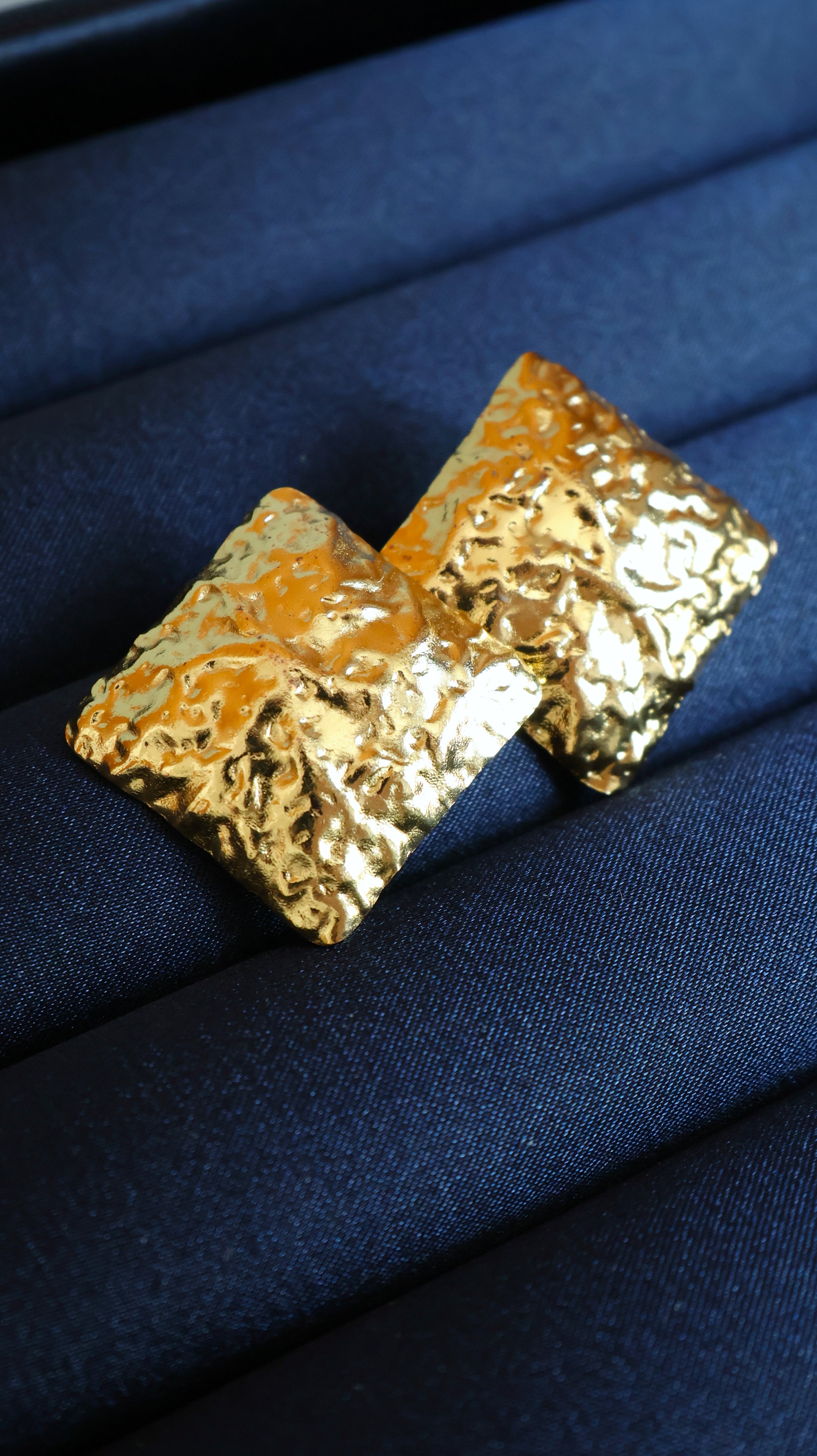 Aretes Cuadrado Arrugado