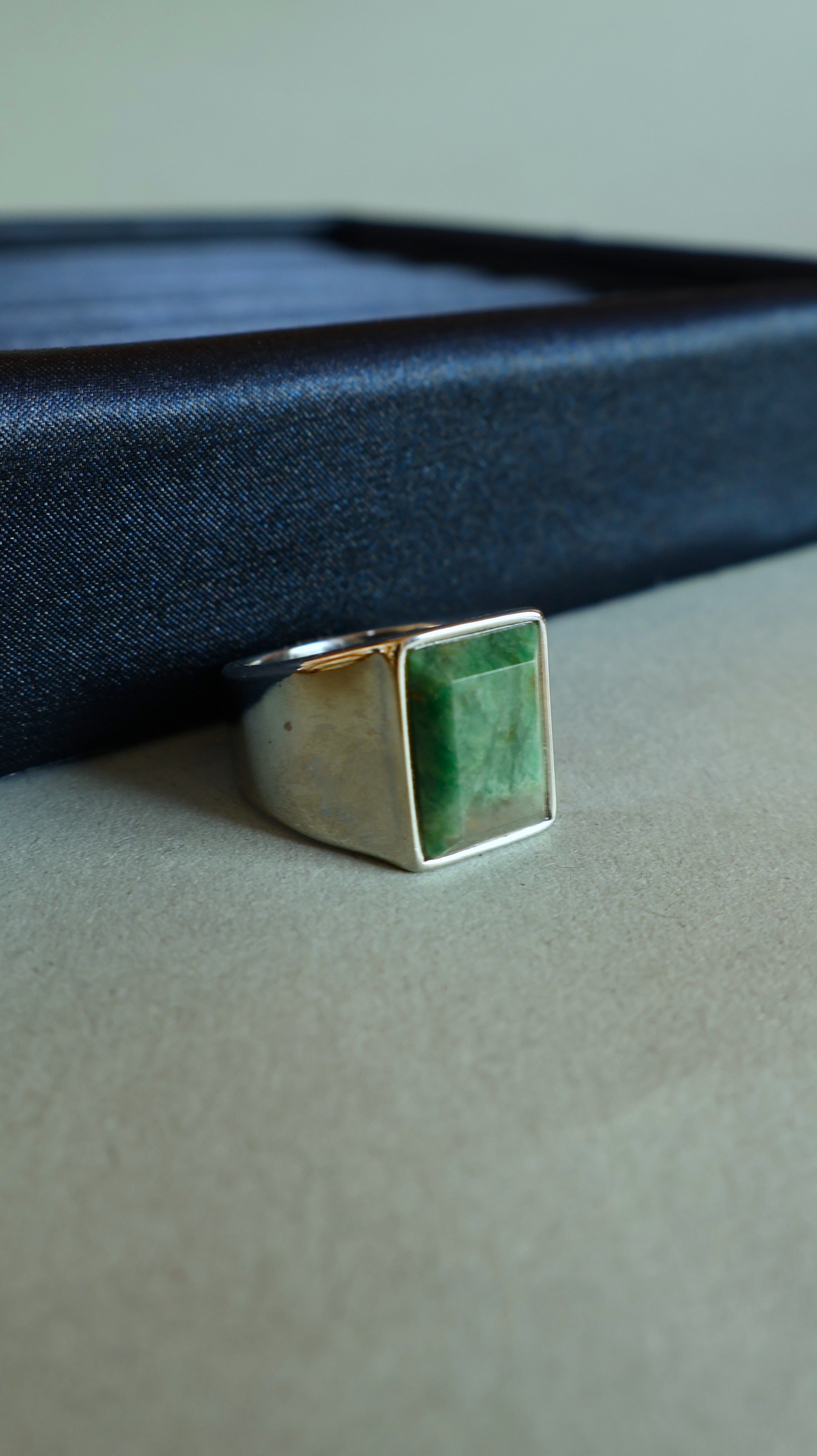 Anillo Jade